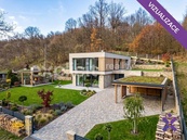 Stavební pozemek 1.327 m2 s domem 79 m2, Zlín - Příluky, Ul. Žabárna, cena 9890000 CZK / objekt, nabízí 