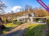 Stavební pozemek 1.327 m2 s domem 79 m2, Zlín - Příluky, Ul. Žabárna, cena 9890000 CZK / objekt, nabízí 